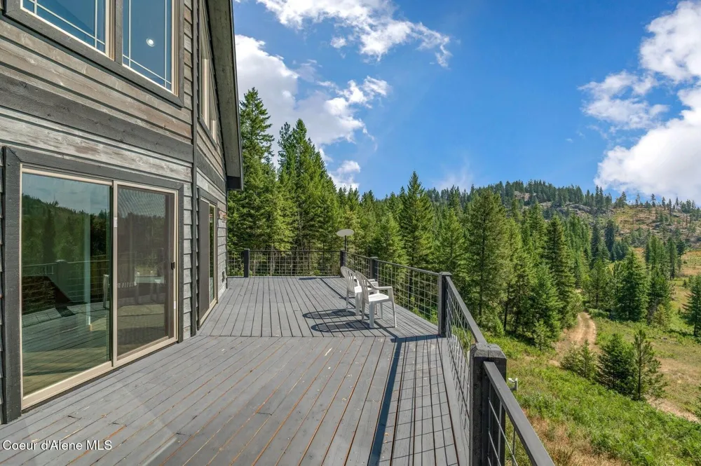 671 Kelso Woods Drive Athol, ID 83801