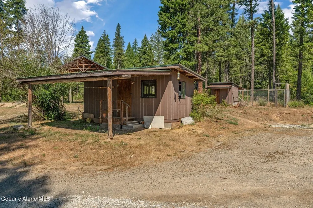671 Kelso Woods Drive Athol, ID 83801