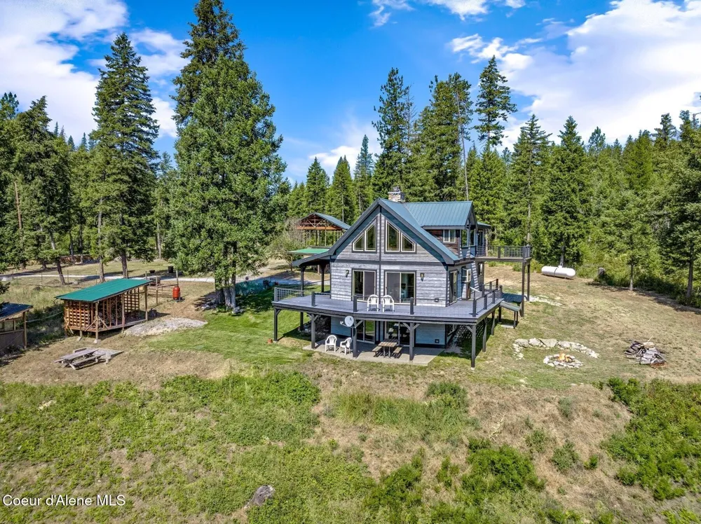 671 Kelso Woods Drive Athol, ID 83801