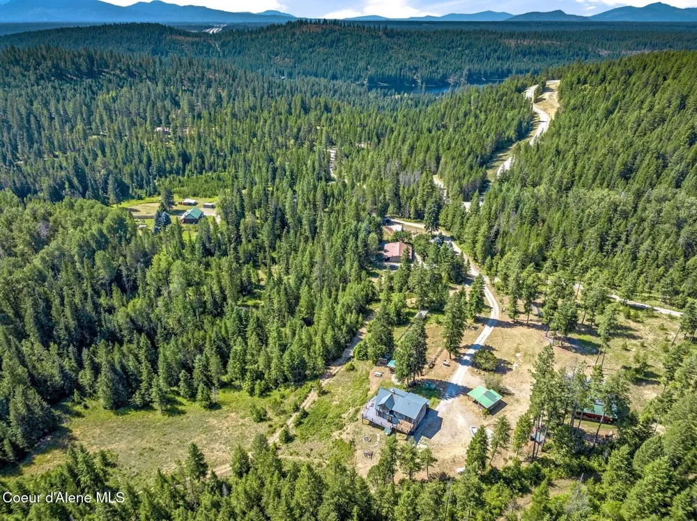 671 Kelso Woods Drive Athol, ID 83801
