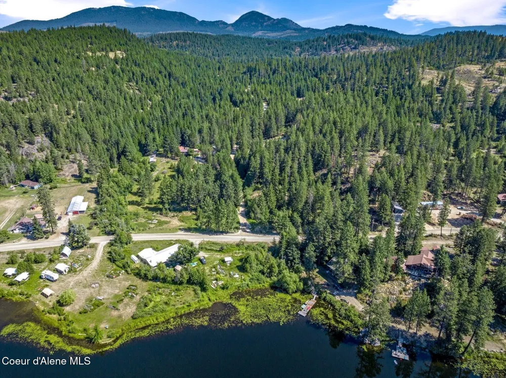 671 Kelso Woods Drive Athol, ID 83801
