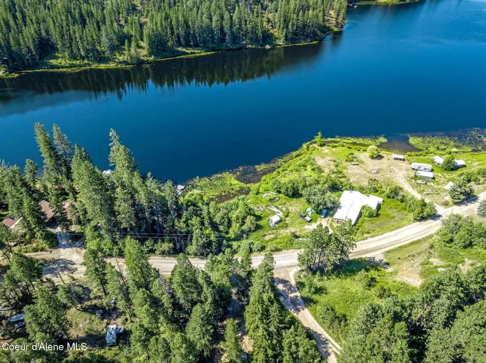 671 Kelso Woods Drive Athol, ID 83801