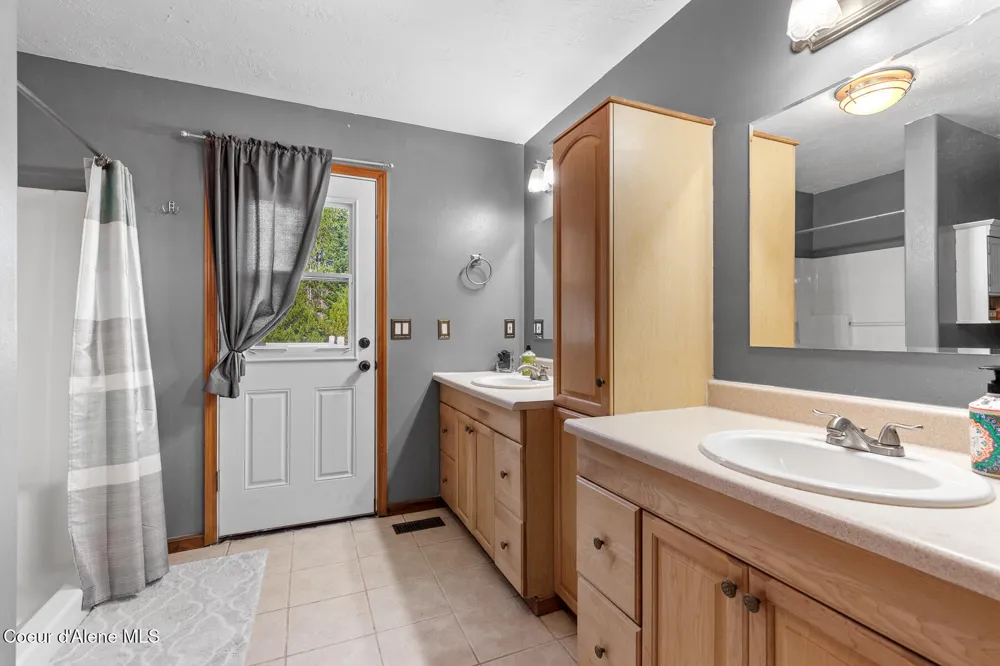 34197 Hayden Drive Spirit Lake, ID 83869