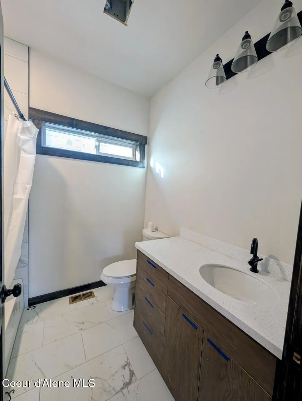 6856 Selkirk Street Bonners Ferry, ID 83805