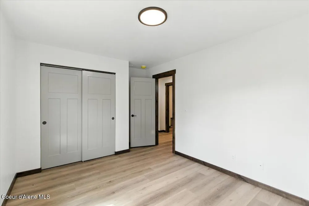 382 Solar Road Oldtown, ID 83822