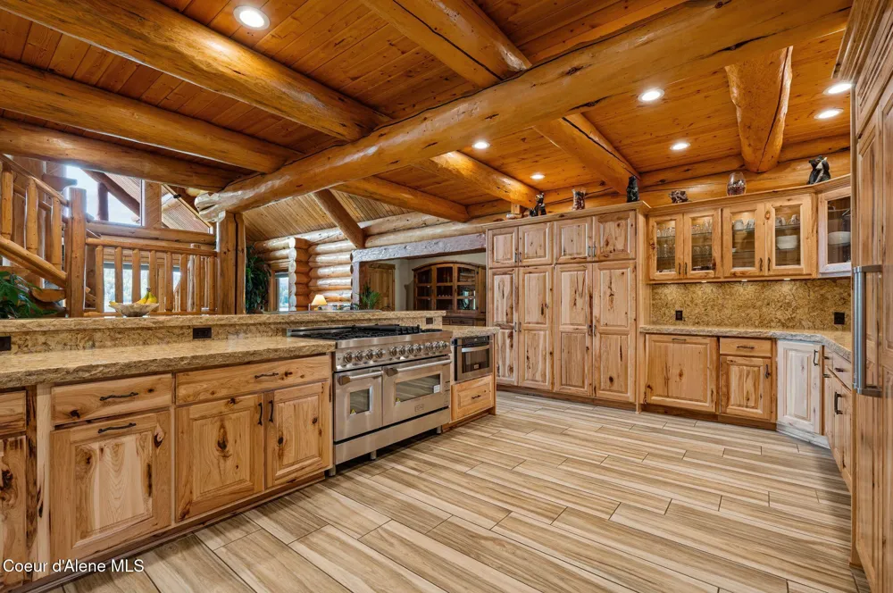 816 Ponderesa Ranch Rd Sagle, ID 83860