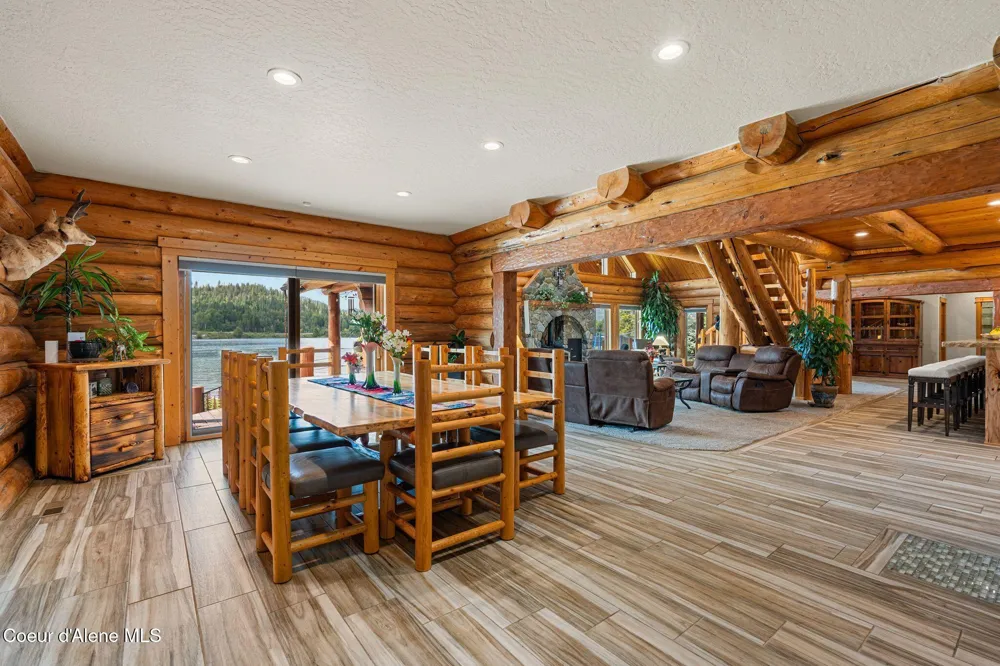 816 Ponderesa Ranch Rd Sagle, ID 83860