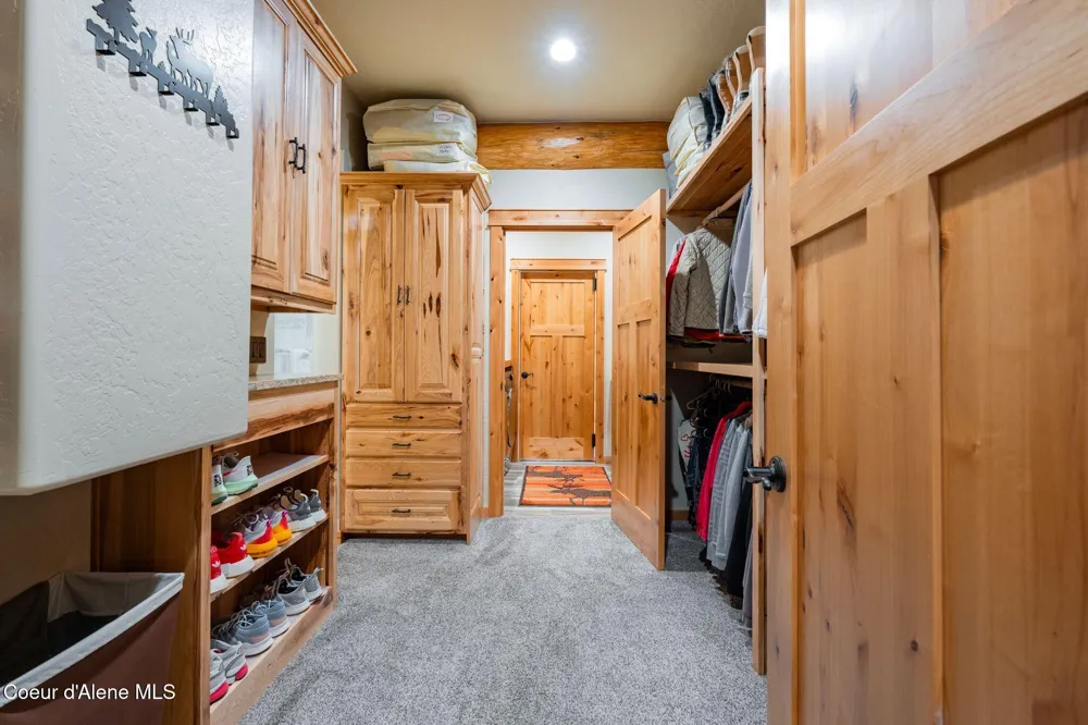 816 Ponderesa Ranch Rd Sagle, ID 83860