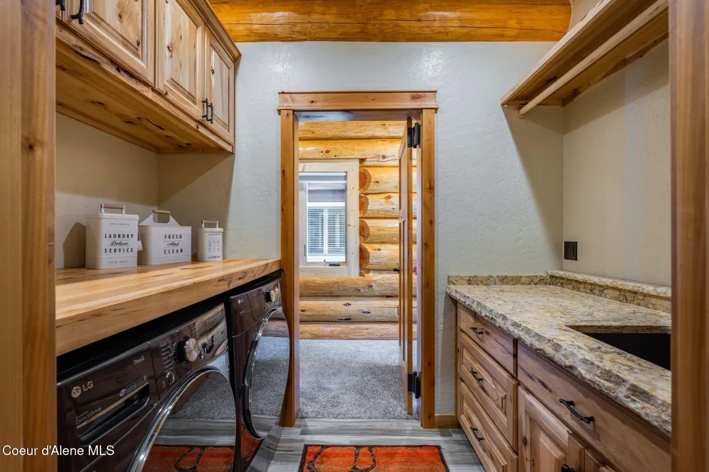 816 Ponderesa Ranch Rd Sagle, ID 83860