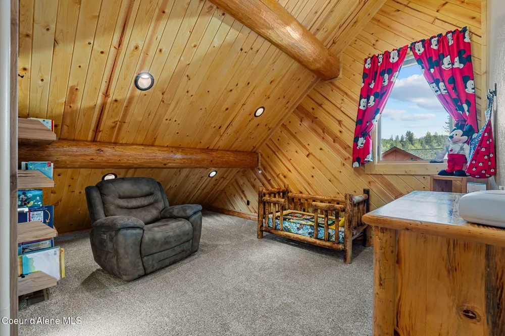 816 Ponderesa Ranch Rd Sagle, ID 83860