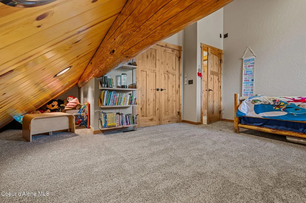 816 Ponderesa Ranch Rd Sagle, ID 83860