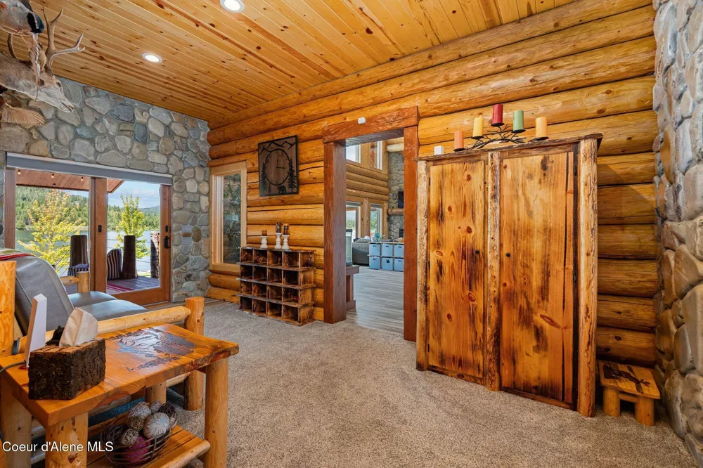 816 Ponderesa Ranch Rd Sagle, ID 83860