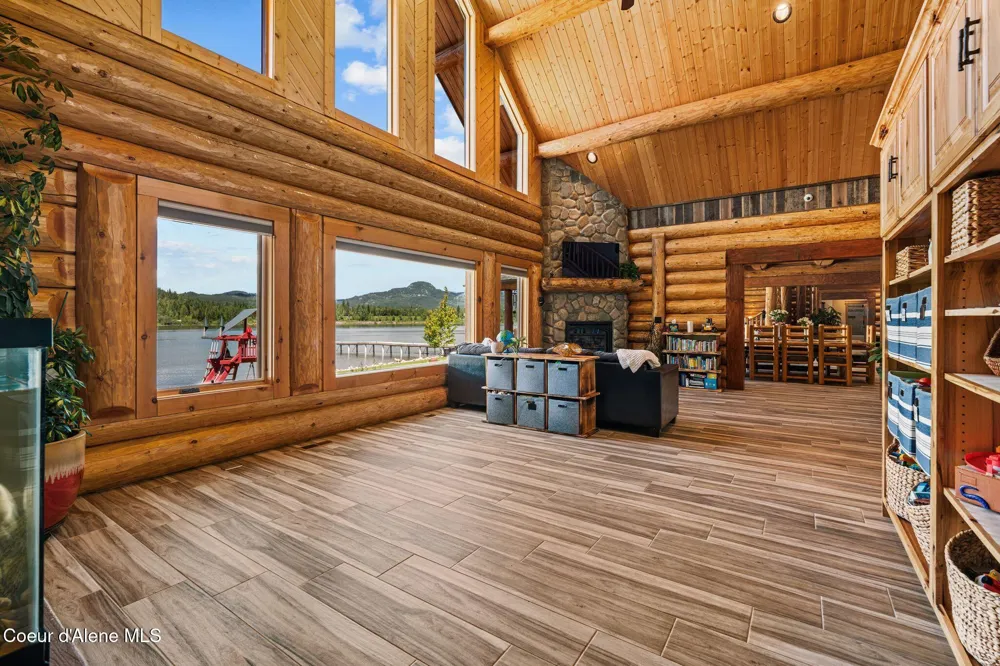 816 Ponderesa Ranch Rd Sagle, ID 83860
