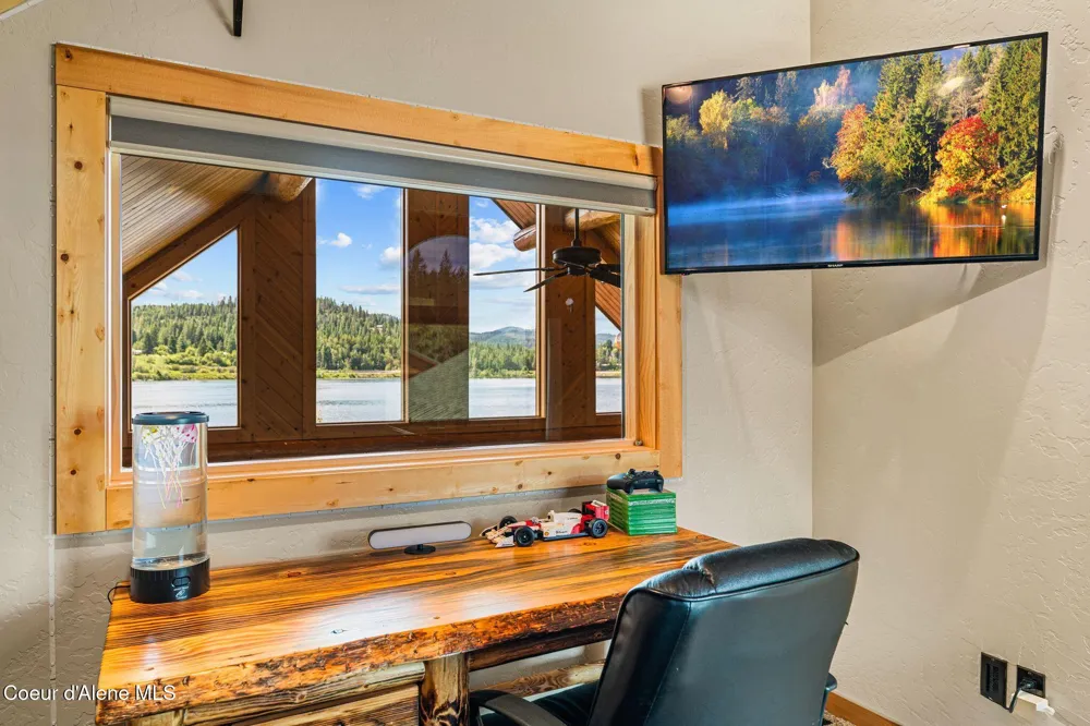 816 Ponderesa Ranch Rd Sagle, ID 83860