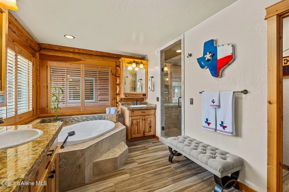 816 Ponderesa Ranch Rd Sagle, ID 83860