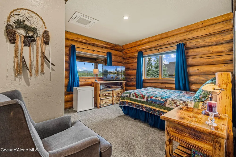 816 Ponderesa Ranch Rd Sagle, ID 83860