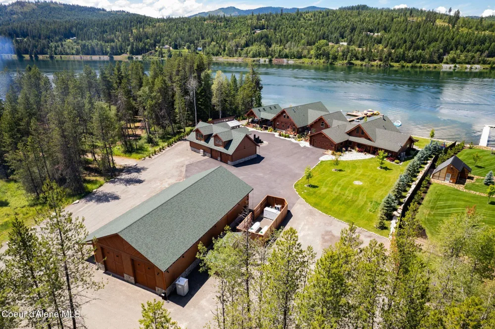 816 Ponderesa Ranch Rd Sagle, ID 83860