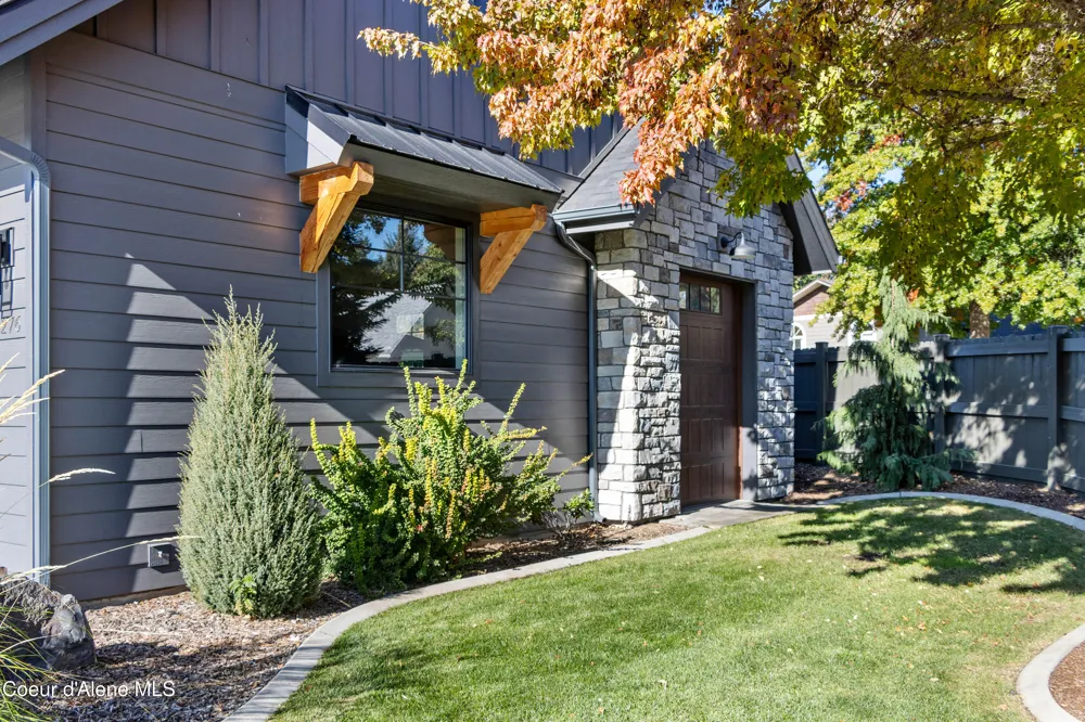 1276 E Hofmeister Court Hayden Lake, ID 83835