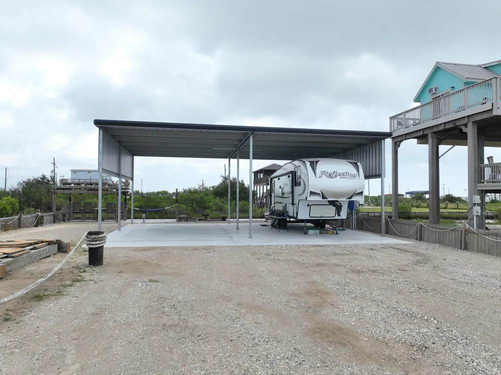1072 Van Sant Gilchrist, TX 77617