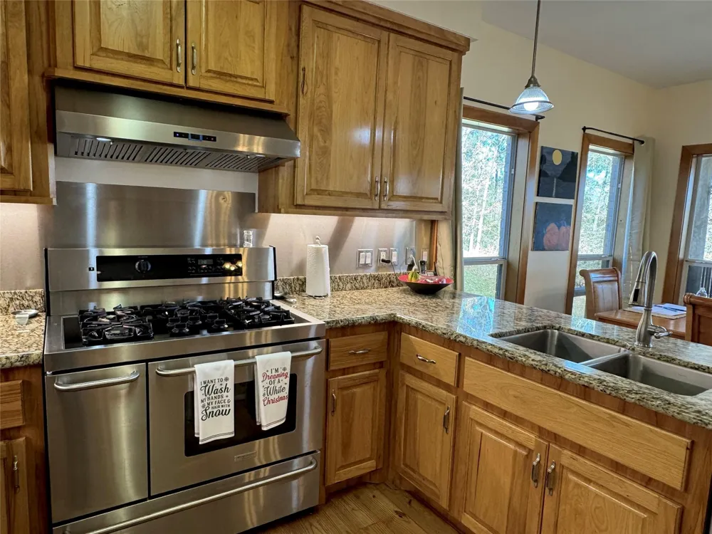 55 Lake Road Riverside, TX 77320