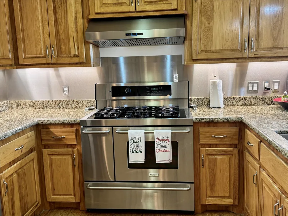 55 Lake Road Riverside, TX 77320
