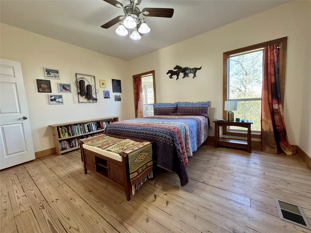 55 Lake Road Riverside, TX 77320