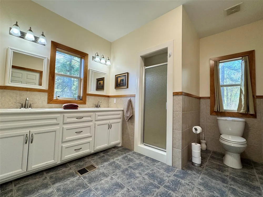 55 Lake Road Riverside, TX 77320