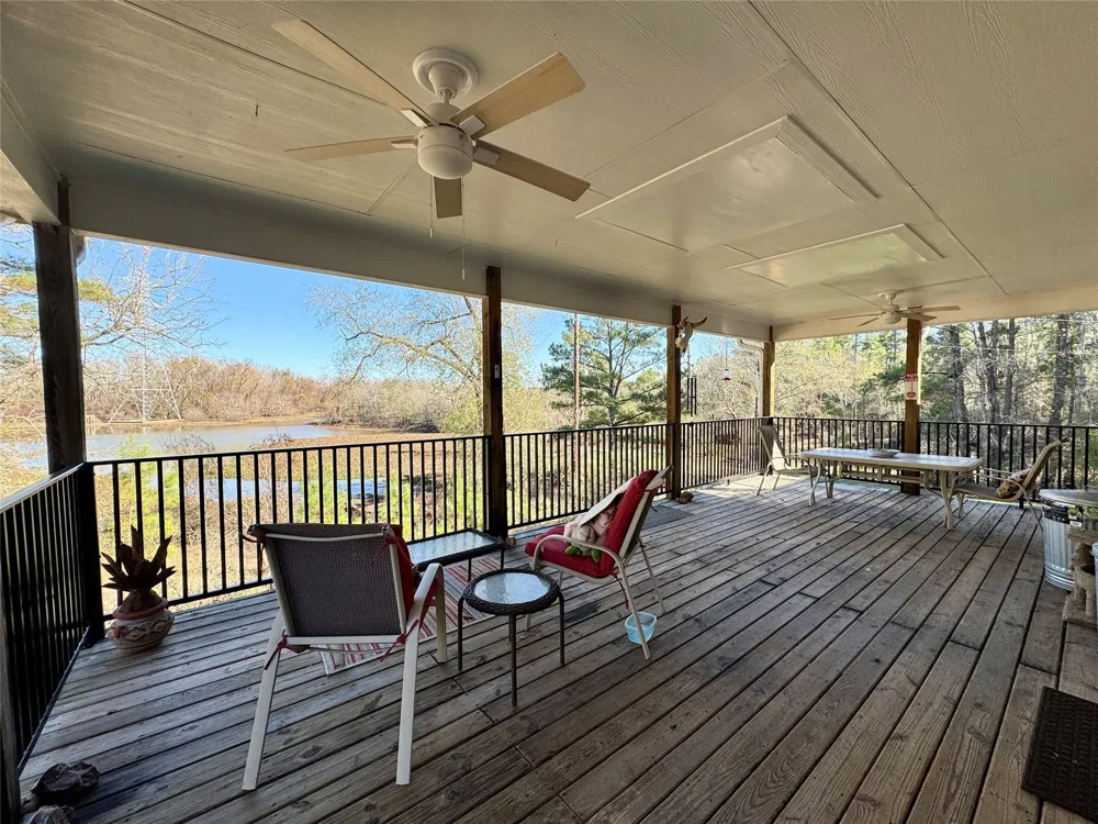 55 Lake Road Riverside, TX 77320