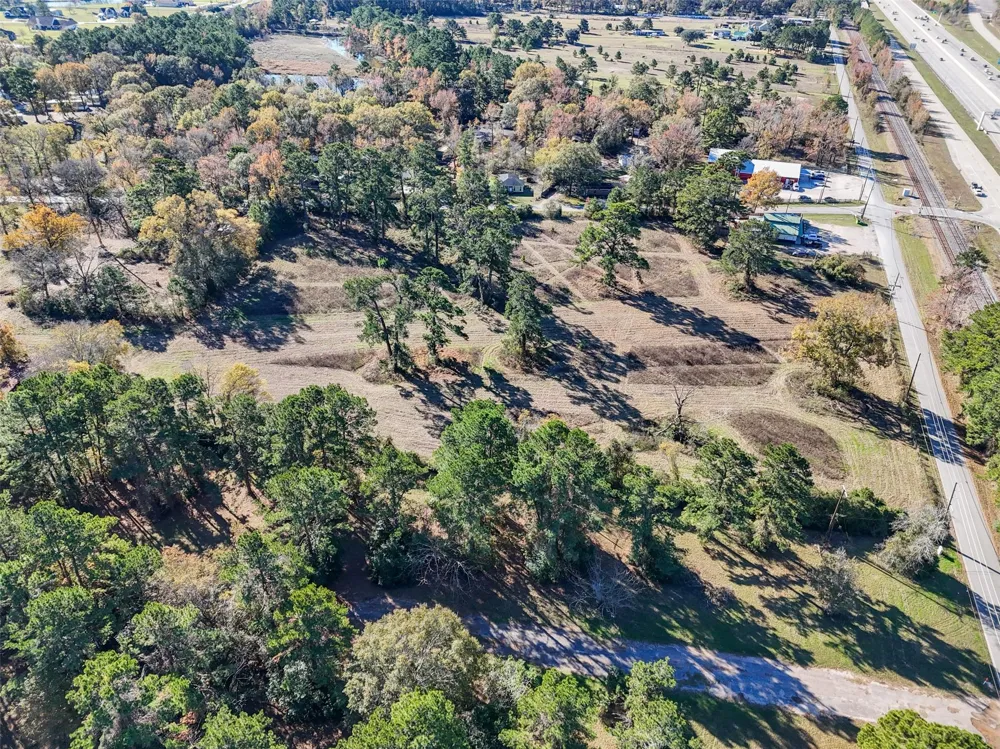 15633 1st Street Splendora, TX 77372