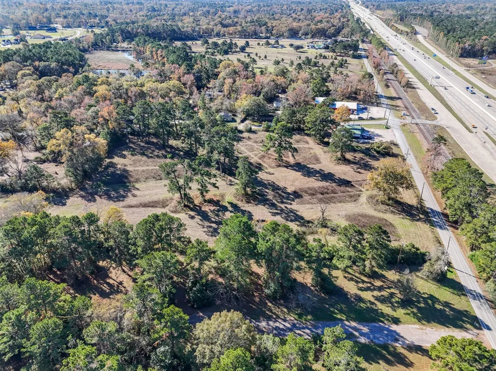 15633 1st Street Splendora, TX 77372