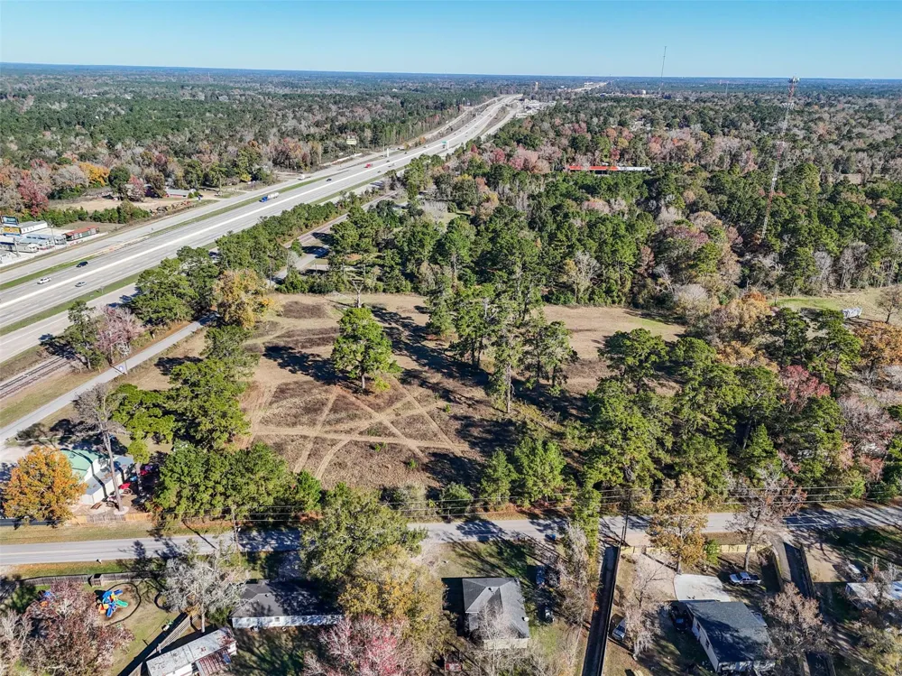 15633 1st Street Splendora, TX 77372