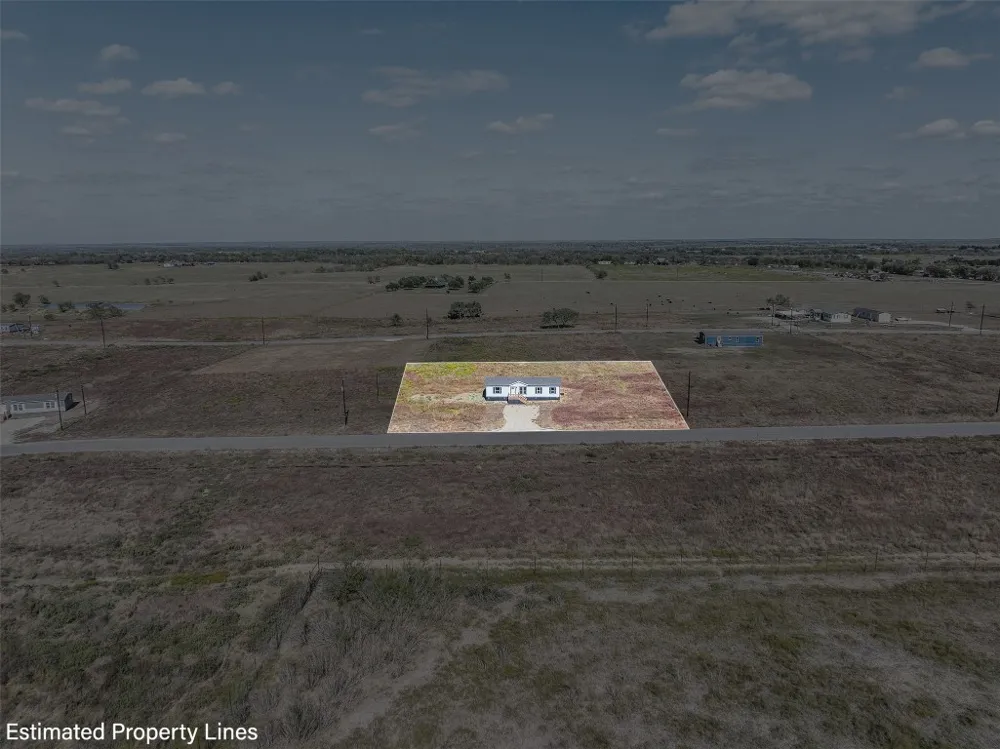330 Beckham Drive Dale, TX 78616