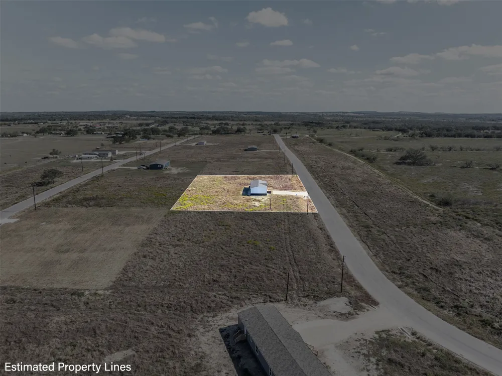 330 Beckham Drive Dale, TX 78616