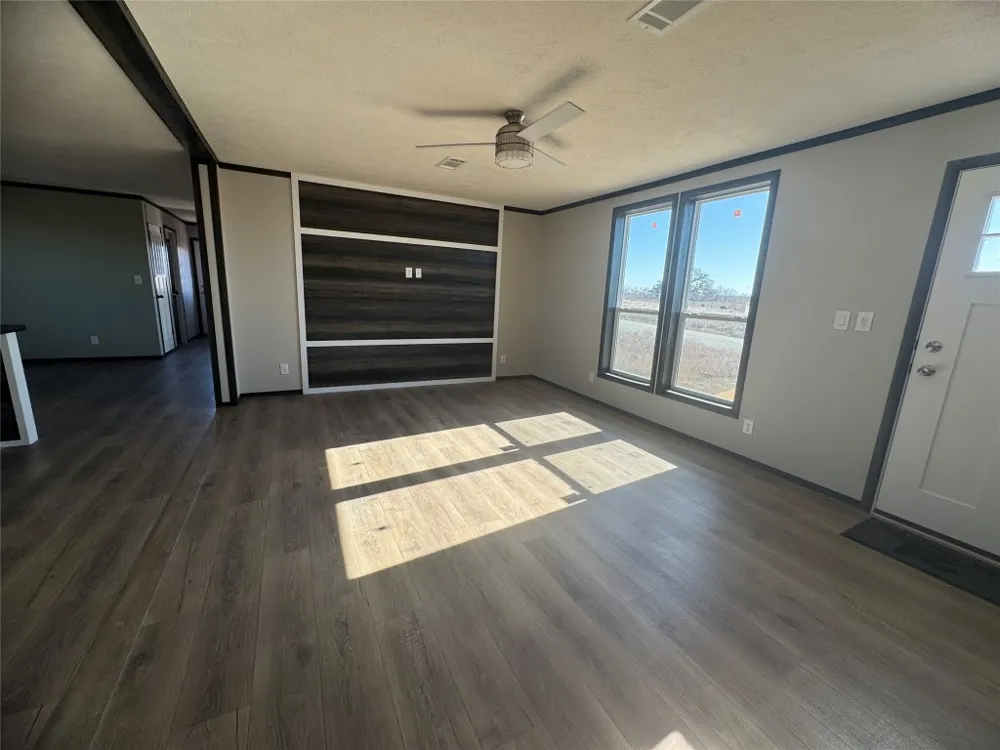 330 Beckham Drive Dale, TX 78616