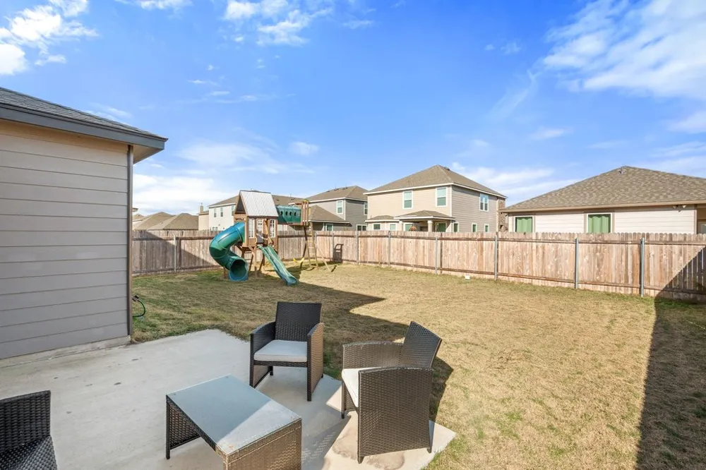 218 Summit Drive Lockhart, TX 78644
