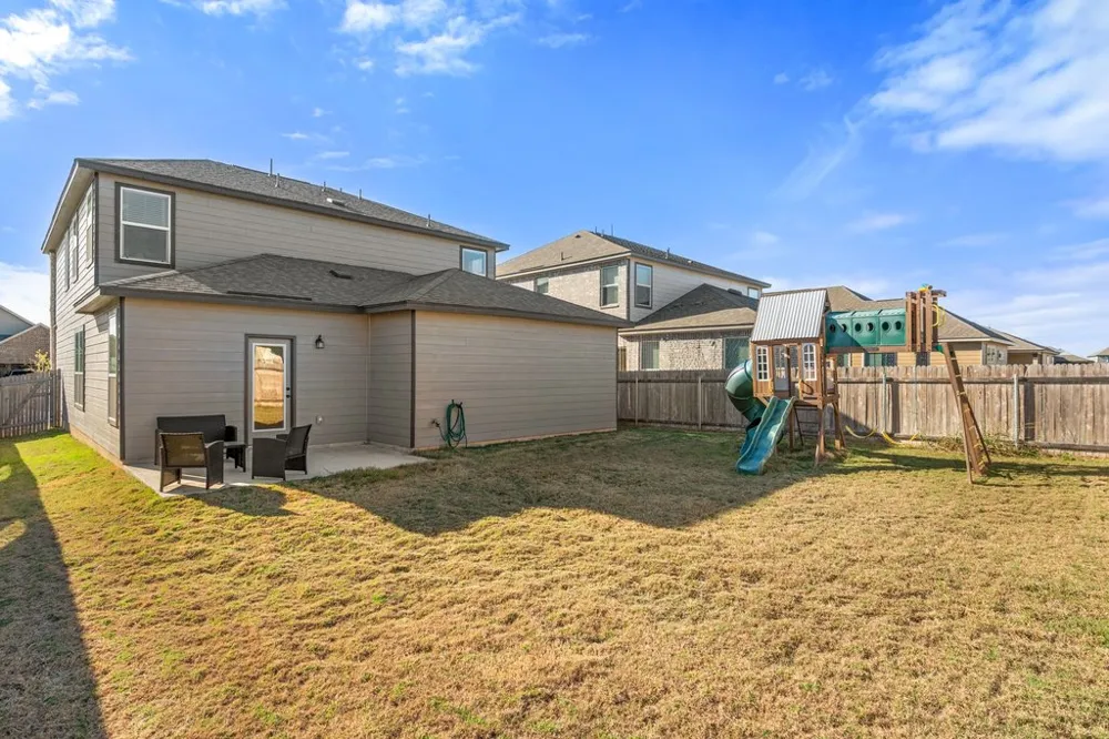 218 Summit Drive Lockhart, TX 78644