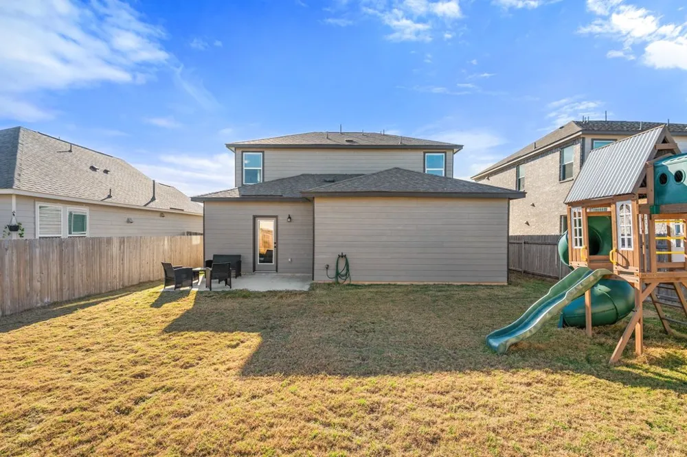 218 Summit Drive Lockhart, TX 78644