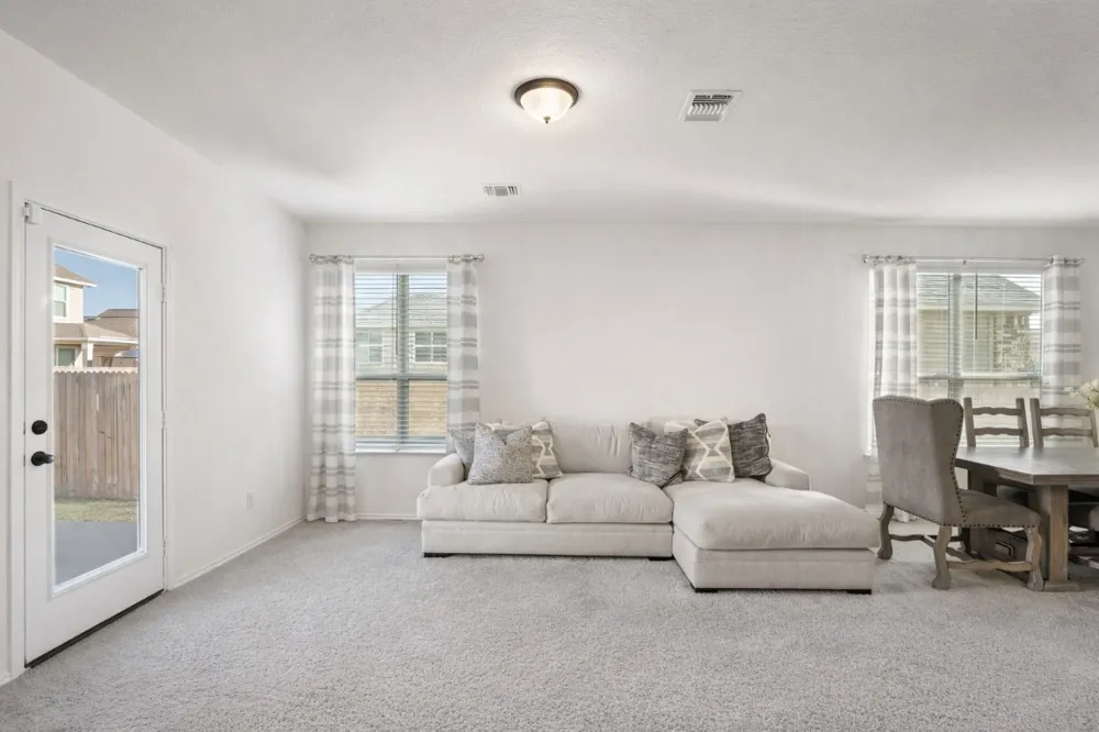 218 Summit Drive Lockhart, TX 78644