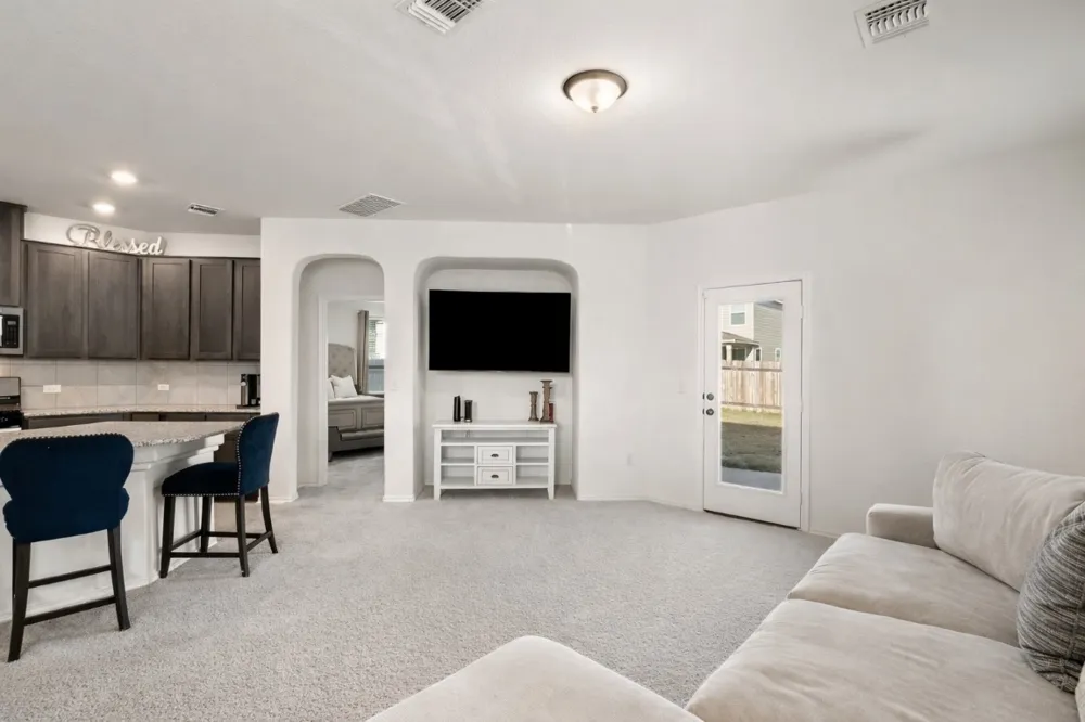 218 Summit Drive Lockhart, TX 78644