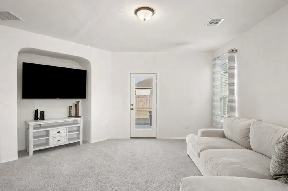 218 Summit Drive Lockhart, TX 78644