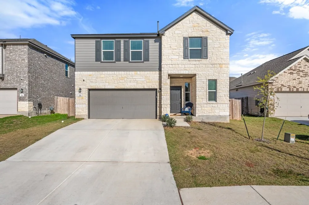 218 Summit Drive Lockhart, TX 78644