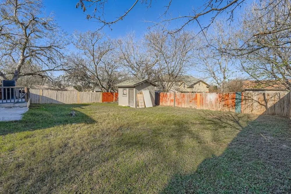 7004 E Meadow Bend Drive Austin, TX 78724