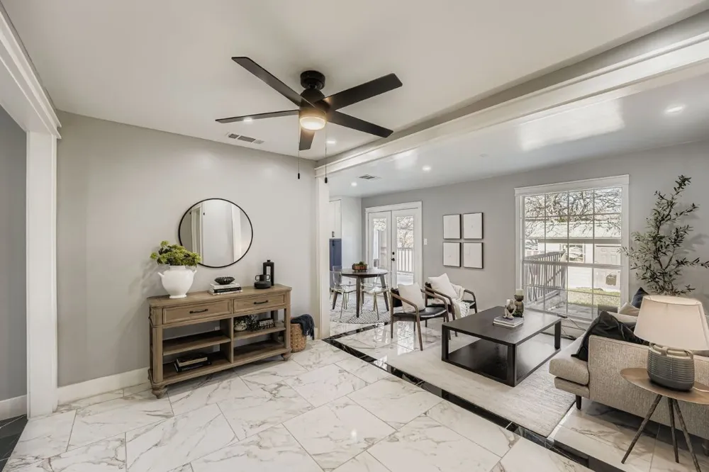 7004 E Meadow Bend Drive Austin, TX 78724