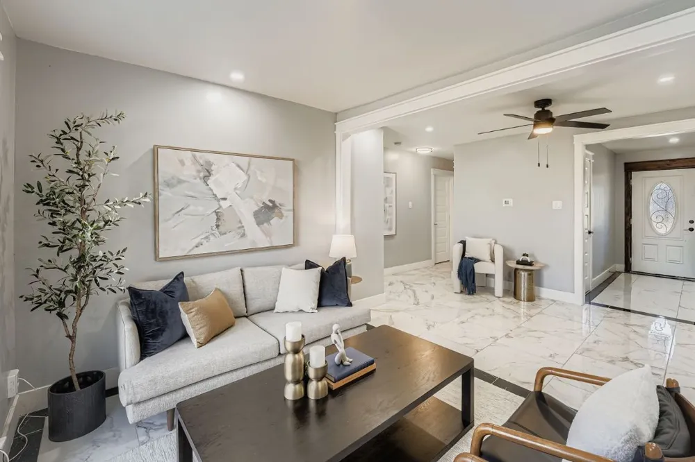 7004 E Meadow Bend Drive Austin, TX 78724