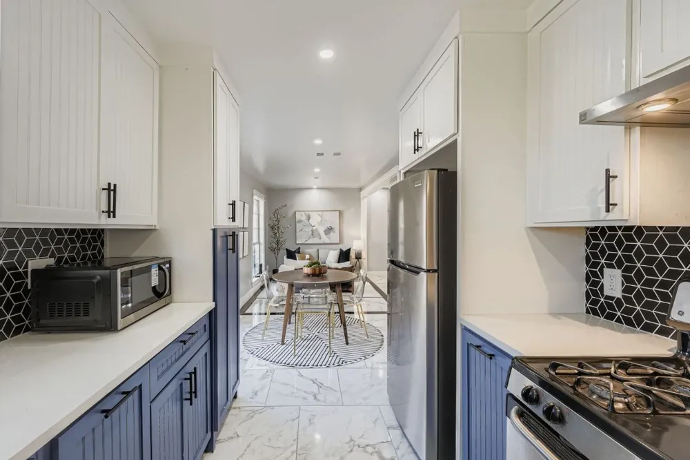 7004 E Meadow Bend Drive Austin, TX 78724