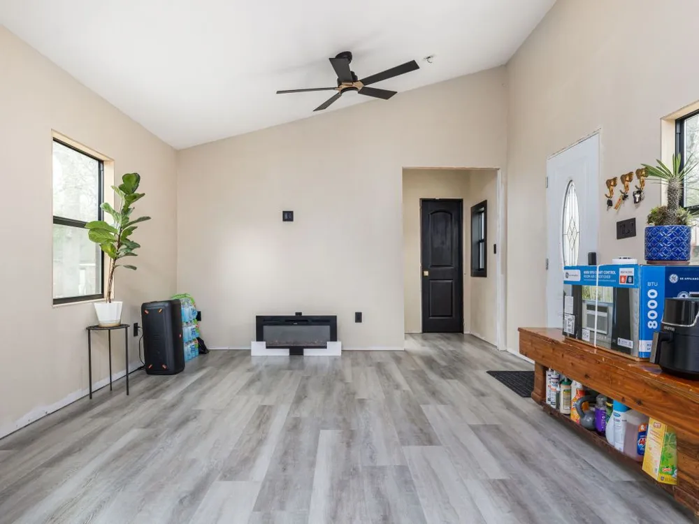 4001 County Rd 481 Thrall, TX 76578