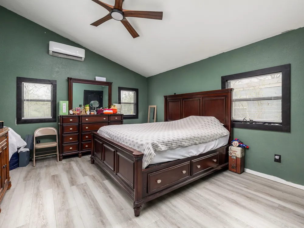 4001 County Rd 481 Thrall, TX 76578