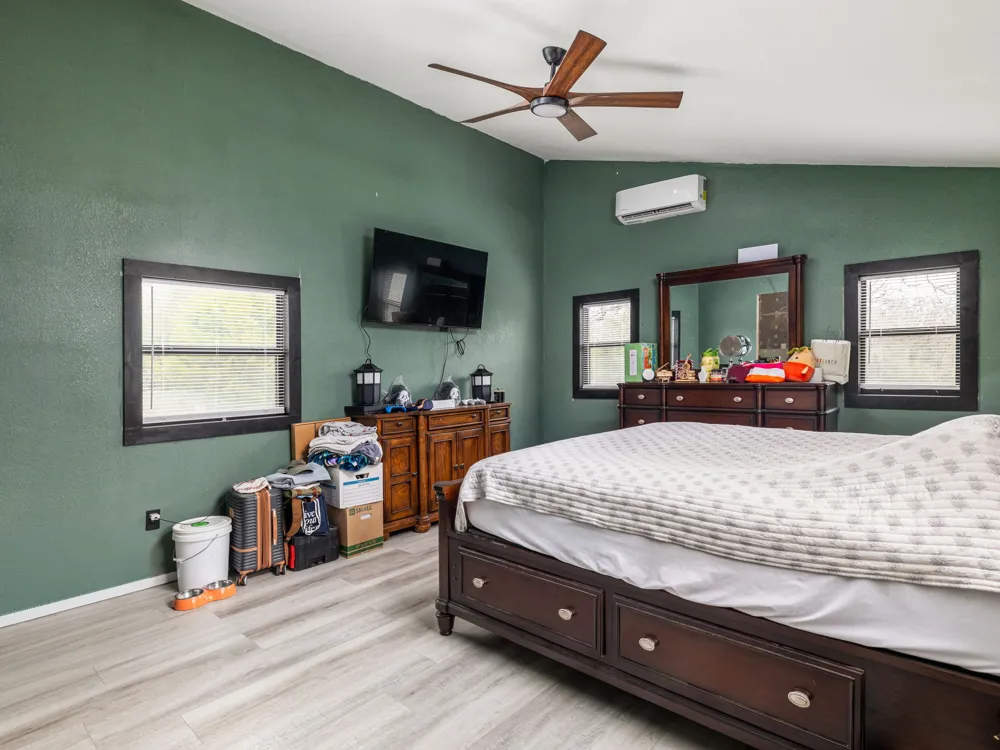 4001 County Rd 481 Thrall, TX 76578