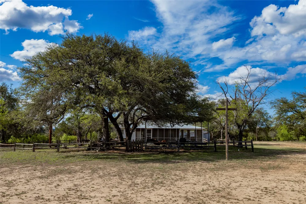 9939 County Road 404 Spicewood, TX 78669