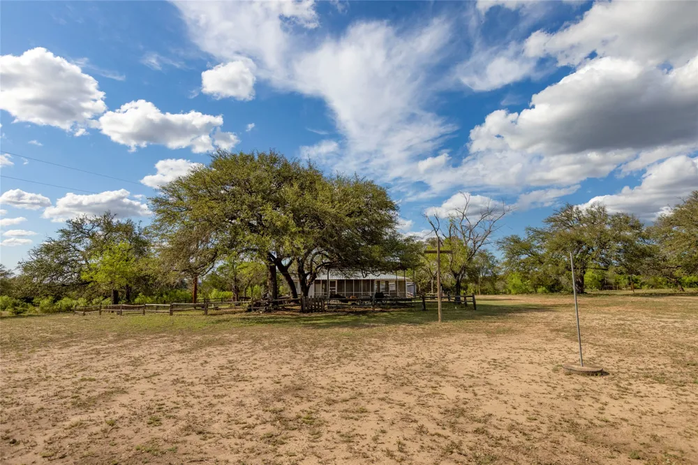 9939 County Road 404 Spicewood, TX 78669